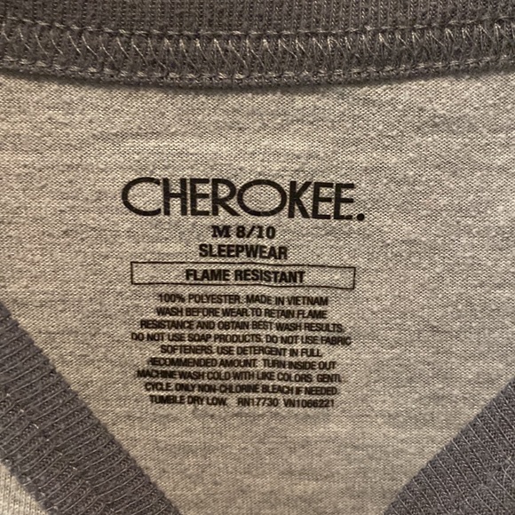 Pajama set - Picture 2 of 3